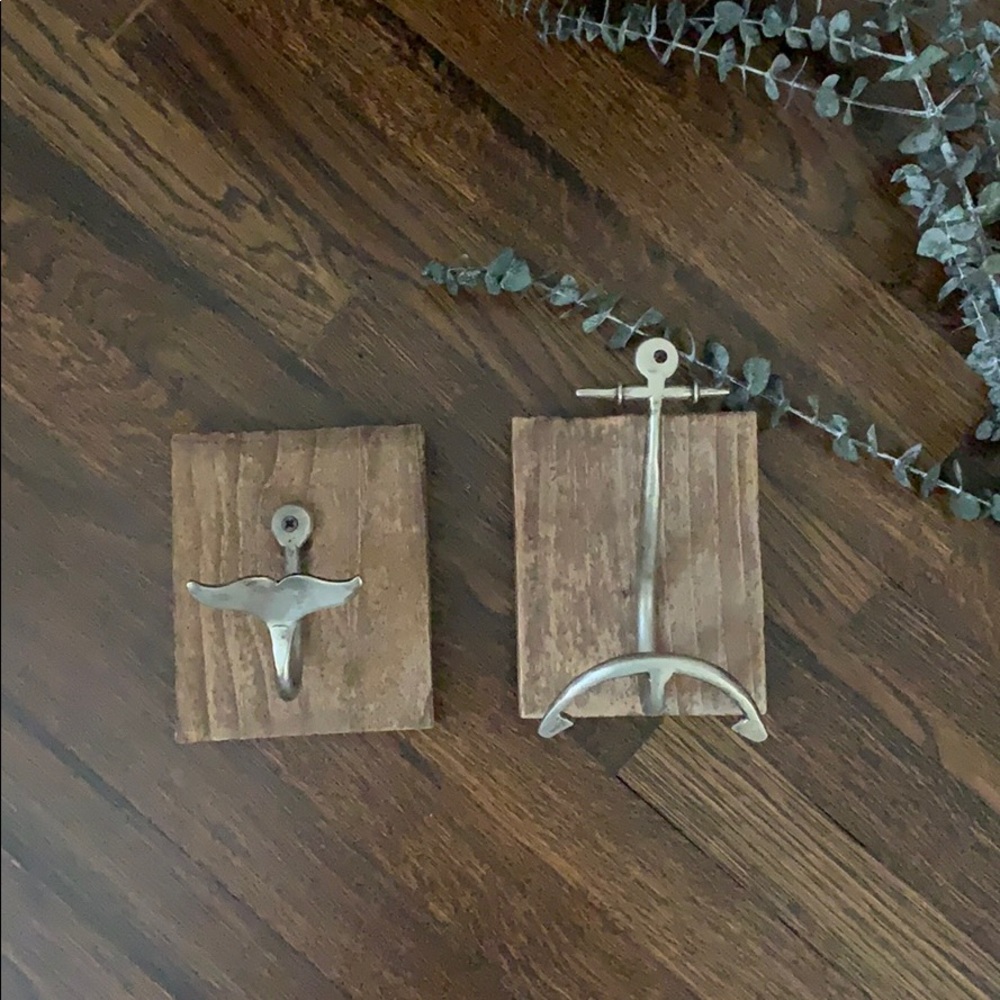 Wood and metal wall decor & hooks